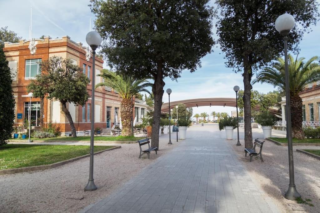 Retroscena Appartamento Mare In Centro Civitanova Marche Exterior foto